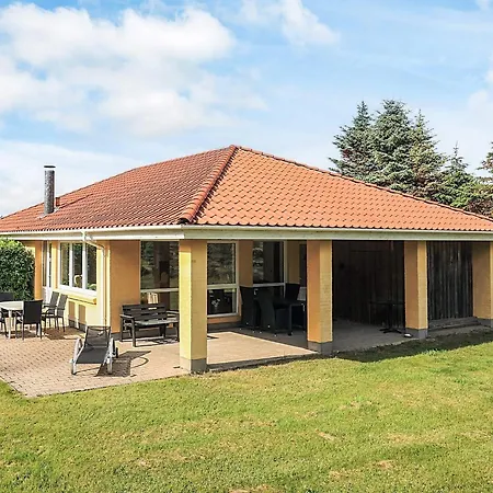 4 Star Holiday Home In Hals