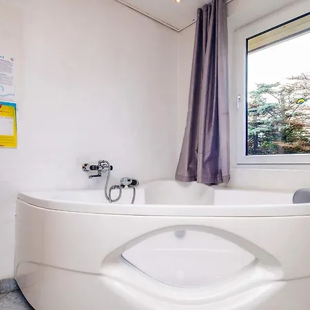 4 Star Holiday Home In Hals *