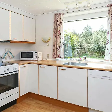 4 Star Holiday Home In Hals *