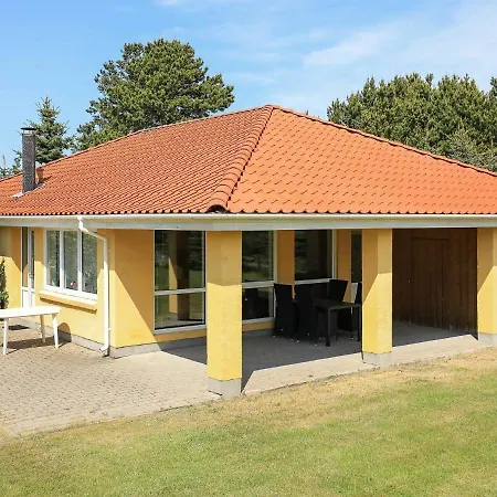 Nyaraló 4 Star Holiday Home In Hals *